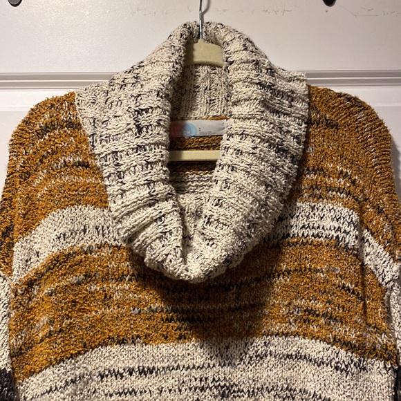 Fp Sweater - Picture 5 of 5